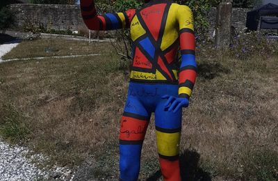 Mannequin nouveau. — 3